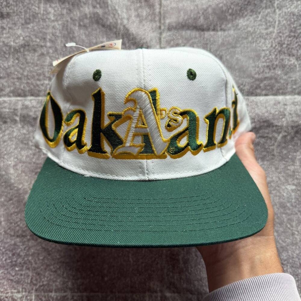 NWT Men's Vintage 90's Logo 7 Oakland Athletics Shadow Spell Out Snapback Hat